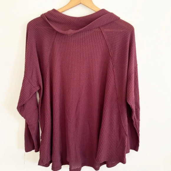 Maurices burgundy waffle knit cowl neck long sleeve thermal top size 1X - Picture 3 of 5
